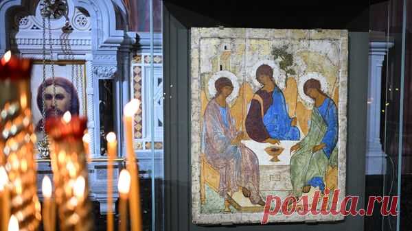 "Троица" Рублева пробудет в храме Христа Спасителя полгода, сообщили СМИ