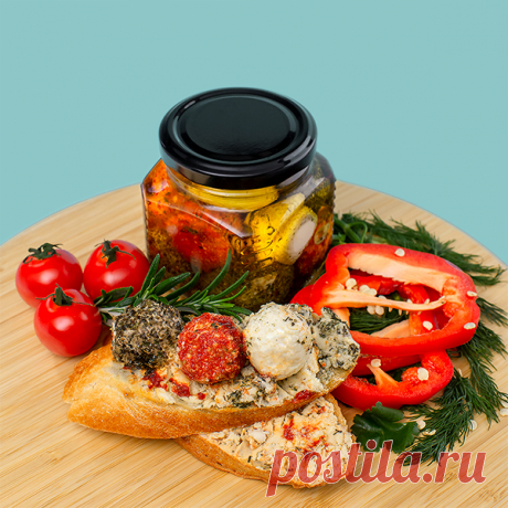 Вот такой он сыр лябан! Вкусный творожный мягкий. В упаковке с ассорти есть: 
классический сыр лябан;
шарики сыра лябан в обвалке из сладкой паприки;
из итальянских трав;
из вяленых томатов;
с укропом. 

Обалденный сам по себе, а еще можно намазать на хлебушек, это вообще песня! Лябан-ассорти идеально подойдет для подачи на стол. 

Состав:
творог, масло сливочное, сахар, соль, комплексная пищевая доб