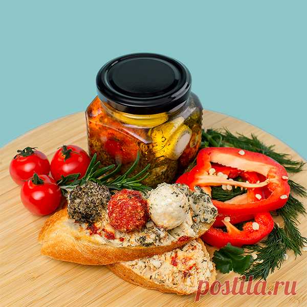 Вот такой он сыр лябан! Вкусный творожный мягкий. В упаковке с ассорти есть: 
классический сыр лябан;
шарики сыра лябан в обвалке из сладкой паприки;
из итальянских трав;
из вяленых томатов;
с укропом. 

Обалденный сам по себе, а еще можно намазать на хлебушек, это вообще песня! Лябан-ассорти идеально подойдет для подачи на стол. 

Состав:
творог, масло сливочное, сахар, соль, комплексная пищевая доб