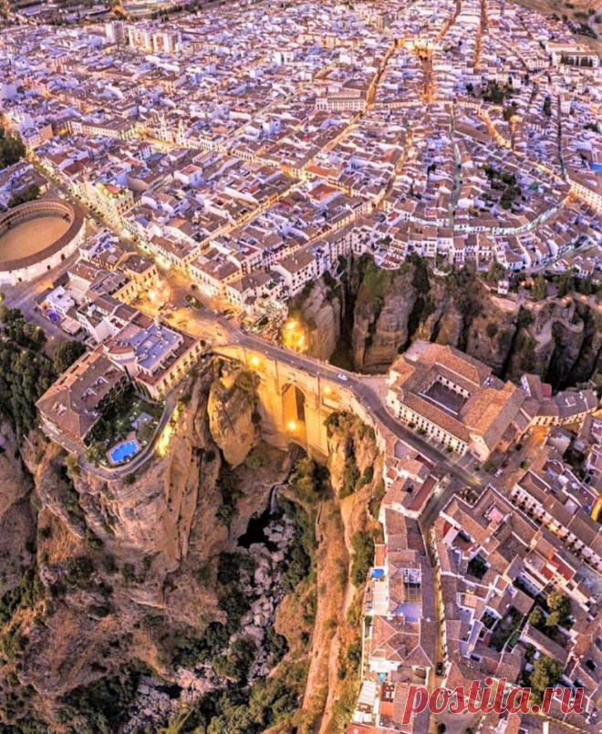 (24) Beautiful World
Ronda - a city on the edge of the abyss   Ронда - город на краю пропасти