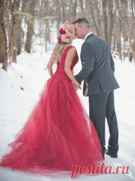 Свадебные платья красного цвета - фото