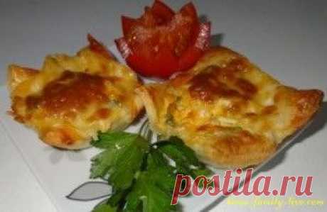Закуска из слоеного теста с курицей - Кулинарные рецептыКулинарные рецепты