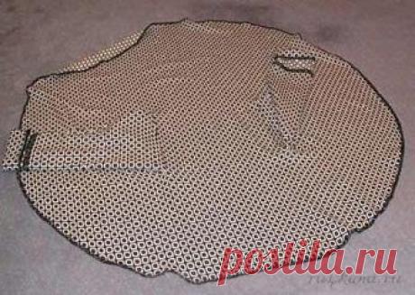 На заметку тем, кто шьет - это пальто шьется быстро и просто Проймы обрабатываются, как петли "в рамку". На данном варианте рукава почти кимоно, чуть заужены книзу. Сшиты бельевым швом. Без рукавов ее можно одевать «вверх ногами», самому определять - где ноги...