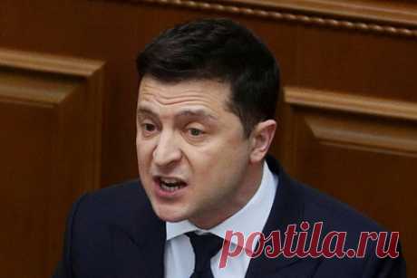 Зеленского обвинили в фабрикации уголовного дела против Порошенко. Бывший спикер Верховной Рады Александр Турчинов назвал президента Украины Владимира Зеленского заказчиком уголовного дела о государственной измене против лидера партии «Европейская солидарность» Петра Порошенко. Он указал, что политик не намерен долго скрываться за рубежом и скоро вернется на родину.