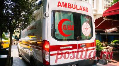 NTV: ещё один гражданин ФРГ умер в Стамбуле от предположительного отравления. В больнице Стамбула скончался отец семьи, трое членов которой погибли из-за отравления в отеле. Мужчина пять дней находился в реанимации, сообщает телеканал NTV. Читать далее