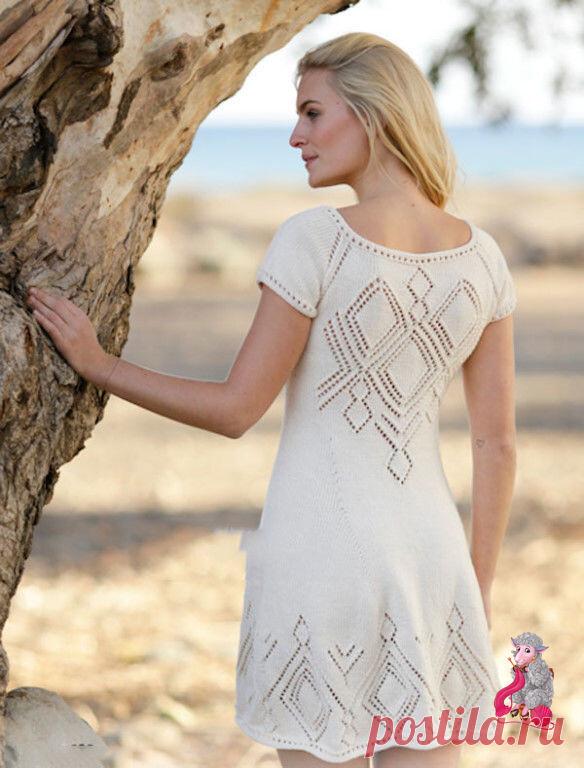 Размеры: S — M — L — XL — XXL — XXXL.

Материалы:

Пряжа DROPS MUSKAT (100% хлопок, 50 г/100 м) 13-15-16-18-19-21 мотков,
спицы чулочные и круговые 3.5 мм и 4 мм.
Плотность вязания: 21 петля и 28 рядов = 10х10 см лицевой гладью на спицах 4 мм.

Вязать будем сверху, по кругу, регланом, и линии реглана, подчеркнём накидами. Спинка и юбка по нижнему краю украшены ажурными ромбами, узоры которых даны в приложении.
Условные обозначения:

лцп – лицевая петля;
лцпскр – лицевая пе...