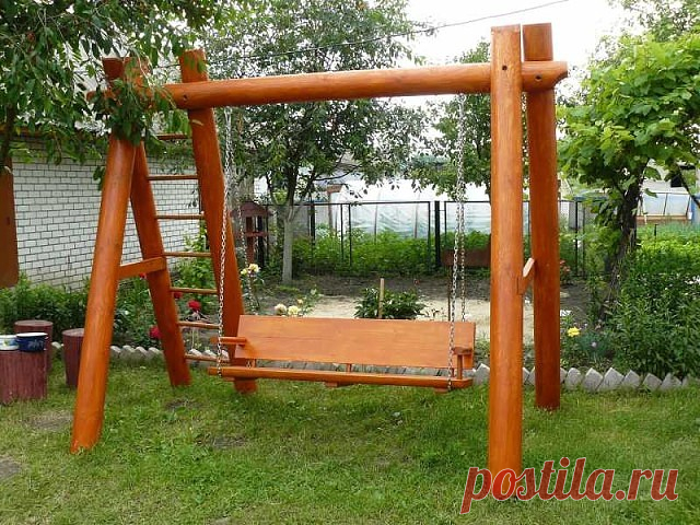 #МебельДляДачи

 КАК СДЕЛАТЬ КАЧЕЛИ ИЗ ДЕРЕВА СВОИМИ РУКАМИ?
Добротные, подходящие под общий стиль ландшафта деревянные качели на дачном участке – это радость для детей и для взрослых. Покупные общедоступные модели обычно не отличаются качеством и разнообразием. Куда интереснее и полезнее подойти к процессу самостоятельно и сделать дачные качели своими собственными руками, придав своему участку неповторимый колорит. Ведь ничего особенно сложного в этом нет.