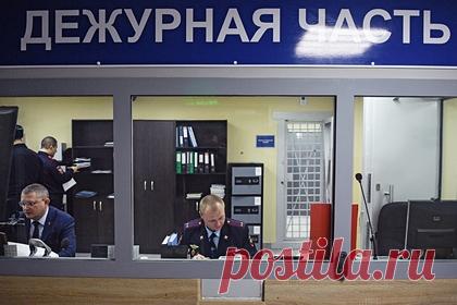 Изгонявшая из сына бесов россиянка назвала себя «ангелом света». В Екатеринбурге россиянка, которая изрезала своего двухлетнего сына при попытке изгнания бесов, назвала себя «ангелом света». Полицейские опросили отца ребенка, который пояснил, что с недавних пор не живет вместе с супругой. По его словам, весной 2021 года поведение женщины сильно изменилось.