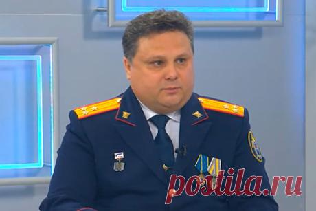 Бывшего заместителя главного следователя Хакасии задержали. Сотрудники правоохранительных органов задержали бывшего заместителя начальника Следственного комитета России (СКР) по Хакасии Вячеслава Павина. Задержание не связано с работой Павина в СКР. Уголовное дело в отношении мужчины пока не возбуждено. Экс-заместителя главного следователя задержали в ночь на 20 января.