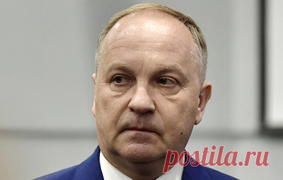 Уголовное дело возбудили в отношении экс-мэра Владивостока Гуменюка. Его обвиняют во взяточничестве за покровительство МУПВ "Некрополь" при оказании похоронных услуг на 19,5 млн рублей