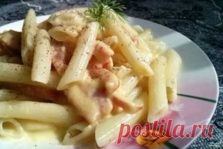 Паста с ветчиной

Сегодня я расскажу несложный, но вкусный рецепт, как приготовить пасту с ветчиной. Вам обязательно понравятся макароны с нежным яично-сырным соусом и ветчиной. Готовьте с удовольствием!

Ингредиенты:

Паста: 450 Грамм,
Яичный желток: 3 Штуки,
Пармезан: 100 Грамм,
Сливки: 125 Миллилитров,
Ветчина: 200 Грамм,
Перец черный: По вкусу

Приготовление:

Сварите макароны до состояния "аль денте". Пока варятся макароны, подготовьте остальные ингредиенты: ветчину п...