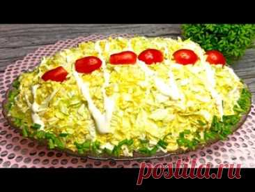 Суперский салат. Рецепт салата дала подруга! Салат на новый год и Рождество! Салат «Нежная Пекинка» Рецепт200 г отварного картофеля1 луковица1 банка 425 мл консервированных шампиньонов200 гр пекинской капусты3 шт отварных яиц100 гр сыраСоль, перец по вкусуЗаправочный соус 100 гр майонеза100 гр сметаны1 ч.л горчицыДля украшенияПучок зеленого лука, помидоры черриМаринад для лука100 мл...
