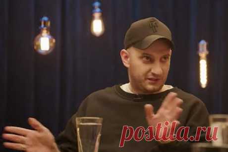 Продюсер популярного шоу рассказал о «психологической травме» от КВН. Креативный продюсер шоу «Импровизация. Команды» на канале ТНТ Стас Шеминов раскрыл, что у некоторых участников проекта есть «психологическая травма» от КВН. В декабре 2022 года стало известно, что ТНТ закрыл проекты «Импровизация. Команды» и «Импровизация». Позднее на СТС вышло аналогичное шоу «Импровизаторы».