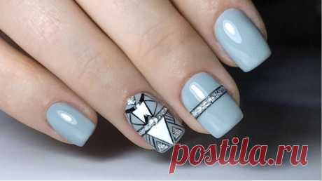 Серый маникюр: фото-новинки дизайна ногтей  2021-2022