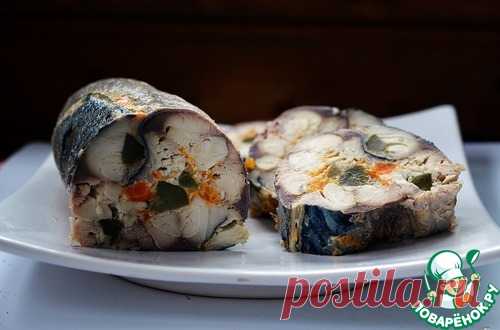 Рулет из скумбрии с морковью и яйцом