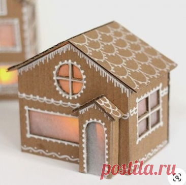 Интерьерные пряничные домики из картона: мастер-класс Интерьерные пряничные домики из картона: мастер-классМатериaлы:Картон (используйте старую картонную коробку)Белый маркер или фломастерКалька, вощеная бумага или пергаментная бумагаСветодиодные свечи на батарейкахИнструмeнты:Канцелярский ножКлей пистолетМеталлическая линейкаКарандаш