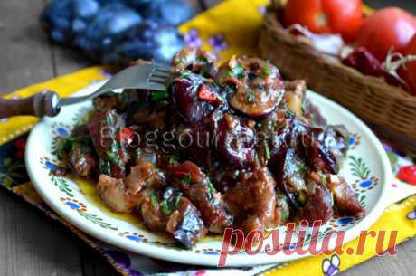 Пикантное мясо со сливами