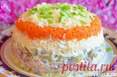 Салат с рыбой и солеными огурчиками