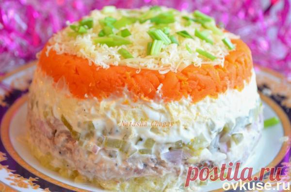 Салат с рыбой и солеными огурчиками