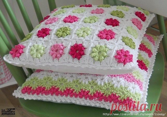 Подушка крючком из мотивов