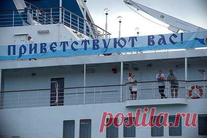 Движение морского транспорта в Севастополе приостановили