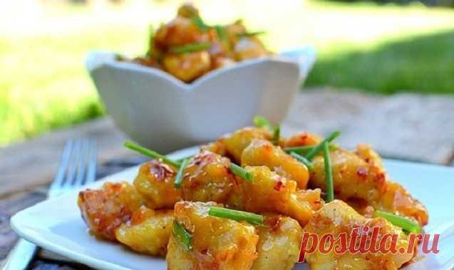 Курица приготовленная в соке апельсина: сочная и мягкая 


Вкусно до безобразия!









Ингредиенты:
Для курицы:
2 большие куриные грудки;3 яйца;2 чайной ложки чесночной соли);чайная ложка любого острого соуса (например, тобаско);1 чашка муки;0.5 чайной …
