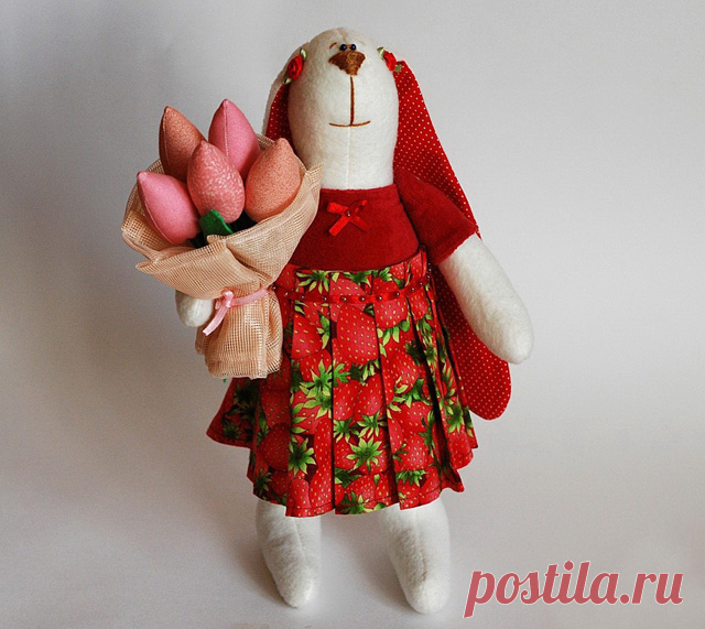 Заяц тильда: выкройка, мастер-классы, идеи оформления, видео Большой популярностью среди любителей мягкой игрушки пользуются тильды-зайцы. В самой технике нет ничего сложного. Выкройки и идеи пошива зайца с длинными ушами.