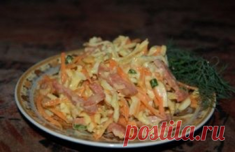 Салат с интересным вкусом и названием «Быстрее некуда» 


Я в восторге и вам рекомендую!









Ингредиенты:
Яичные блинчики (4 яйца и 1,5 столовые ложки крахмала)Твердый сырКолбаса «салями»Сырая морковьЧеснок 1-2 зубчика
Приготовление:
Сначала готовим …