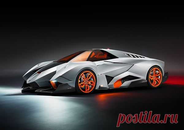 Lamborghini Egoista
Одноместный суперкар. Во время аварии, капсула с водителем выбрасываеться вверх на 50 м, откуда он спускается на парашюте. По замыслу дизайнеров, болид показывает быка опустившего голову и готового к атаке. Максимальная скорость 350 км/ч. 600 л.с  на 940 кг веса!
Цена $3000000