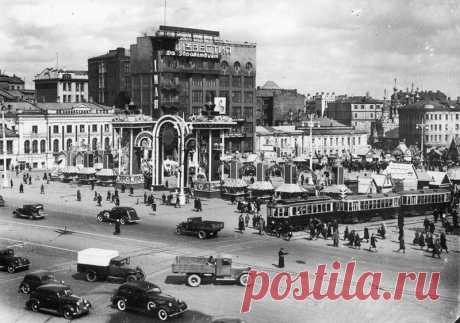 Пушкинская площадь в Москве в 1940 году.