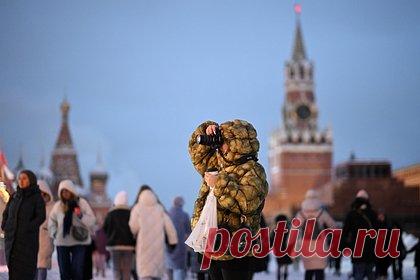 Туристы из стран Ближнего Востока массово устремились в Россию. Большую часть турпотока в Россию зимой 2023 года составили гости из стран Ближнего Востока. Уточняется, что на туристов из ОАЭ, Саудовской Аравии, Турции, Кувейта и Омана приходится 38 процентов от всех выполненных бронирований. При этом в 2022 году эта цифра была ниже — 23 процента.