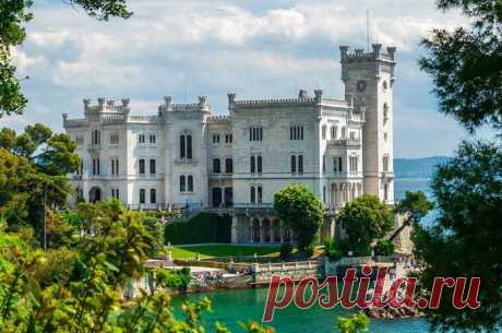 Замок Мирамаре. Италия