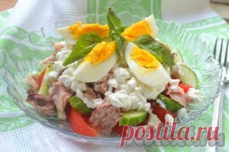 Салат с тунцом, помидорами и огурцами - рецепт с фото