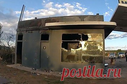 Пожарный от скуки поджег несколько домов. В США 18-летний пожарный поджег несколько зданий и лес. На допросе он мотивировал свои действия скукой и эстетическими предпочтениями. Полиция задержала его и предъявила обвинения в повреждении имущества и ложном сообщении о происшествии. Мужчине назначили залог в два миллиона долларов (180 миллионов рублей).