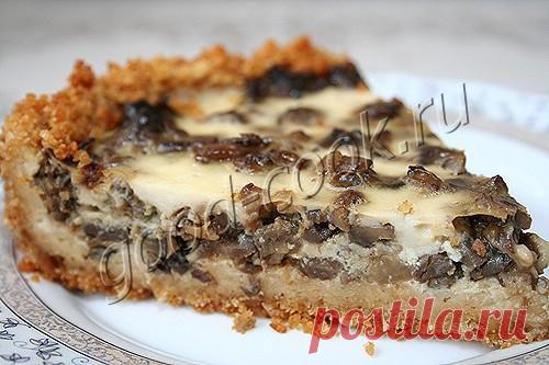 Хорошая кухня - грибной пирог на галетной основе.