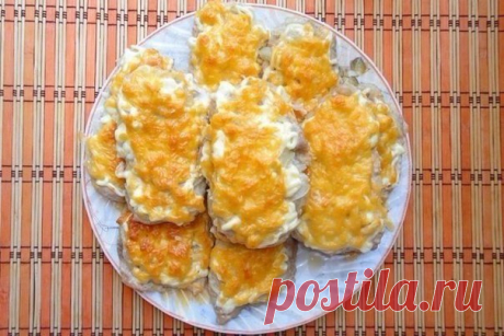 Мясо по-французски в духовке 

•источник Домашняя Кулинария •
 
 






Мясо по-французски в духовке Ингредиенты: мясо – 500 гр. (я беру свиную вырезку – аккуратненький кусочек) лук – 3 шт. майонез – 200 гр. сыр твердый – 200-300…