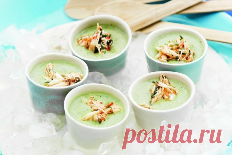 Chilled cucumber soup shots with spicy crab