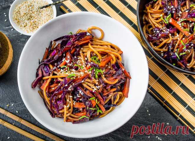 Овощной стир-фрай с лапшой на Вкусном Блоге Еще один рецепт в копилку постящимся 🙂 Морковь, красная капуста. лапша и остро-сладкий соус. Отличное сочетание. Это блюдо можно подать и как самостоятельное. и как гарнир к мясу, например. А можно пойти дальше и ввести в состав обжаренное куриное филе, предварительно нарезанное на тонкие полоски. Лапшу отвариваем по инструкцию на…
