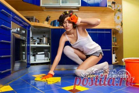 МУЖИК НА ДИВАНЕ… газету читает, | Женский журнал