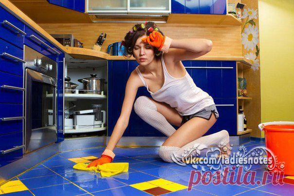 МУЖИК НА ДИВАНЕ… газету читает, | Женский журнал