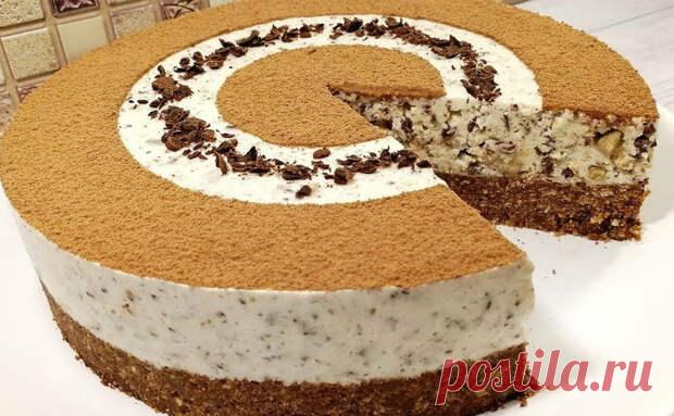 Йогуртный торт без сковороды и печки: просто собираем и посыпаем шоколадом - Steak Lovers - медиаплатформа МирТесен Приготовление торта может занять часы времени и массы ингредиентов: нужно заместить тесто, сформировать коржи, затем сделать крем и еще выпекать. Лучше поступим проще, приготовим вкуснейший торт на йогуртной или творожной основе без всякой выпечки. Просто соберем вместе все ингредиенты и посыпем
