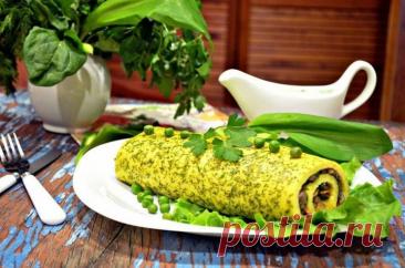 Рулет из омлета с грибами Ингредиенты:Яйца — 5 шт.Молоко — 150 млМука — 1 ст. л.Укроп — 2-3 стебляГрибы — 500 гМорковь — 1 шт.Лук — 1 шт.Шпинат — 8 листиковМасло подсолнечное (для жарки) — 50 млСоль морская — по вкусуПерец черный — по...