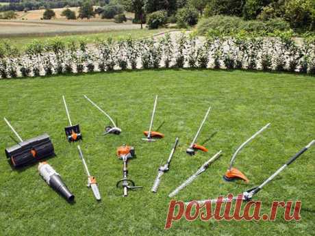 Комбисистема Stihl — уникальное устройство, позволяющее проводить подрезку крон деревьев, подметание приусадебной площади и любые другие работы, задействовав всего один инструмент. 

Комбисистема ШтильВ систему входит комбидвигатель Stihl и сменные инструменты разного типа;
Мотор спроектирован так, чтобы справляться с длительными интенсивными нагрузками;
Комбиинструмент Stihl любого типа — секатор, воздуходувка, почвенная фреза или, предположим, коса, идеально совместим с двигателем.