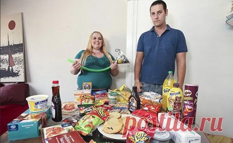 Фидеры — извращенцы, которые открамливают женщин: новое движение в Америке
Фастфуд занимает все больше и больше места в современном мире. Люди не замечают, как привыкают к подобным блюдам накаченные жирами и углеводами. Употребляя такую продукцию каждый день можно и не заметить, как показатель весов перевалит за сотню. Но это еще не самое страшное, в последнее время появилось новое сексуальное движение, как «Фидеризм». Как на убой… […]
Читай дальше на сайте. Жми подробнее ➡