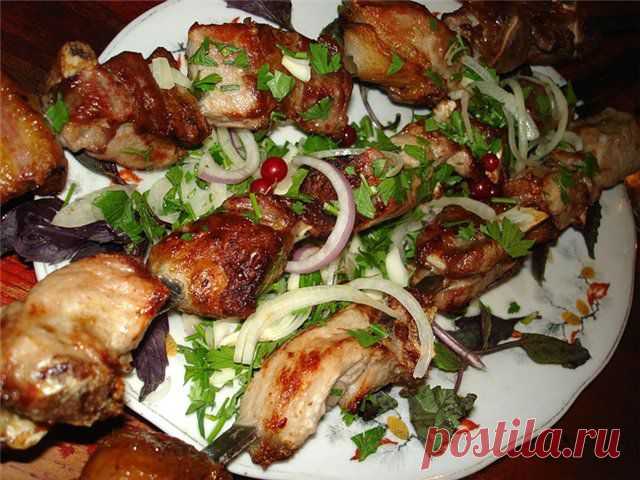 Любители шашлыка наверняка оценят очень вкусный шашлычок в маринаде из лука! Фантастический вкус! Заходи посмотреть рецепт...