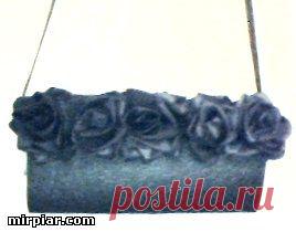 Превращение сумочки. Декорирование цветами из ткани..