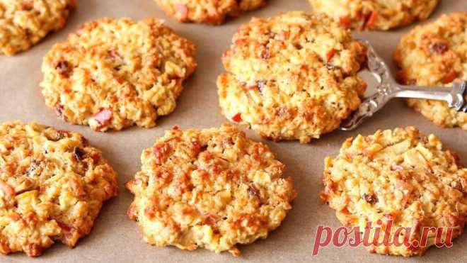 Овсянка и яблоки! Вы не пробовали ничего вкуснее!
Сегодня хочу предложить очень простой рецепт вкусного и мягкого овсяного печенья с яблоками. Такое печенье готовится легко и быстро, а результат точно вас порадует.  
Ингредиенты на 10 шт:
- 110 гр овсяных хлопьев
- 60 гр сливочного масла
- 1 яйцо
- 50 гр сахара
- 1 яблоко
- 50 гр муки
- апельсин
- 1 ч.л. разрыхлителя
- 1 ч.л. ванильного сахара
- изюм, орехи по 1 ст.л. или по вкусу

- Выпекать в хорошо разогретой до 180°С д...