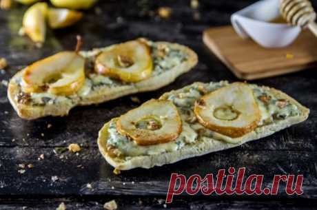 Бутерброды с грушей и сыром Бри — Домашняя кулинария
