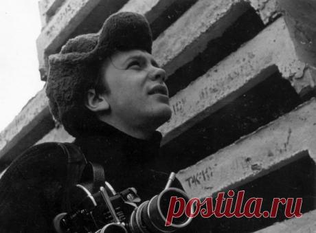 Режиссер «Ассы» и «Анны Карениной»: каким был Сергей Соловьев. 13 декабря на 78 году жизни умер режиссер, сценарист, педагог Сергей Соловьев. Какую жизнь прожил создатель культовых картин «Асса», «Сто лет после детства» — в материале РБК