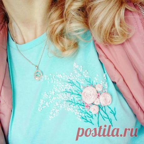 Весенняя футболка с вышивкой